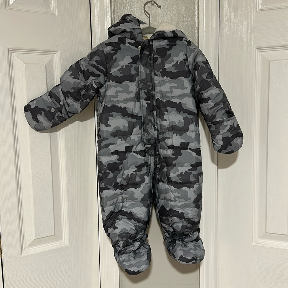 Baby snow suit size 12 months